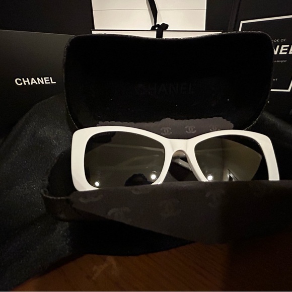 EUC Authentic Chanel Sunglasses - Picture 3 of 12